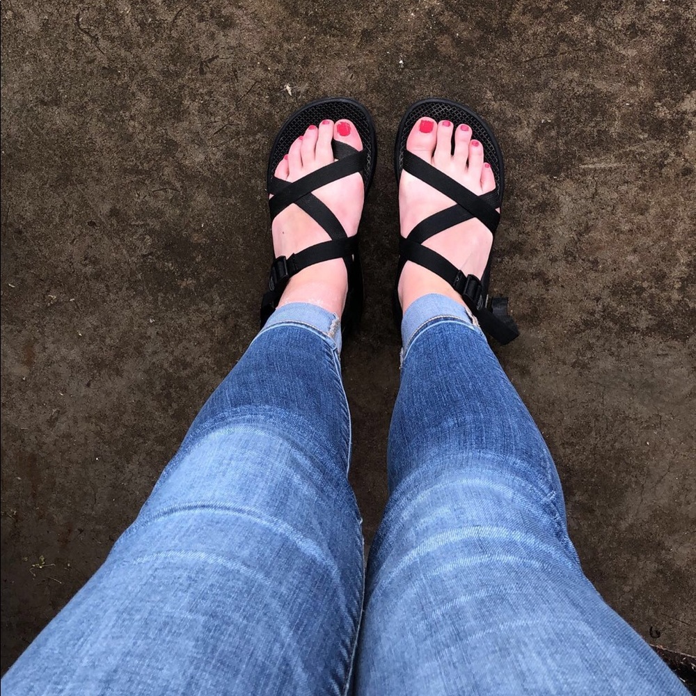 Black Chacos size 9W with toe strap